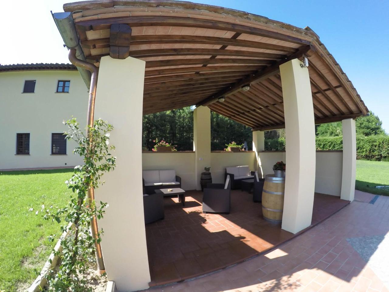 Casale La Fata: Tuscan Hillside Retreat with Independent Apartments Camaiore Exterior photo