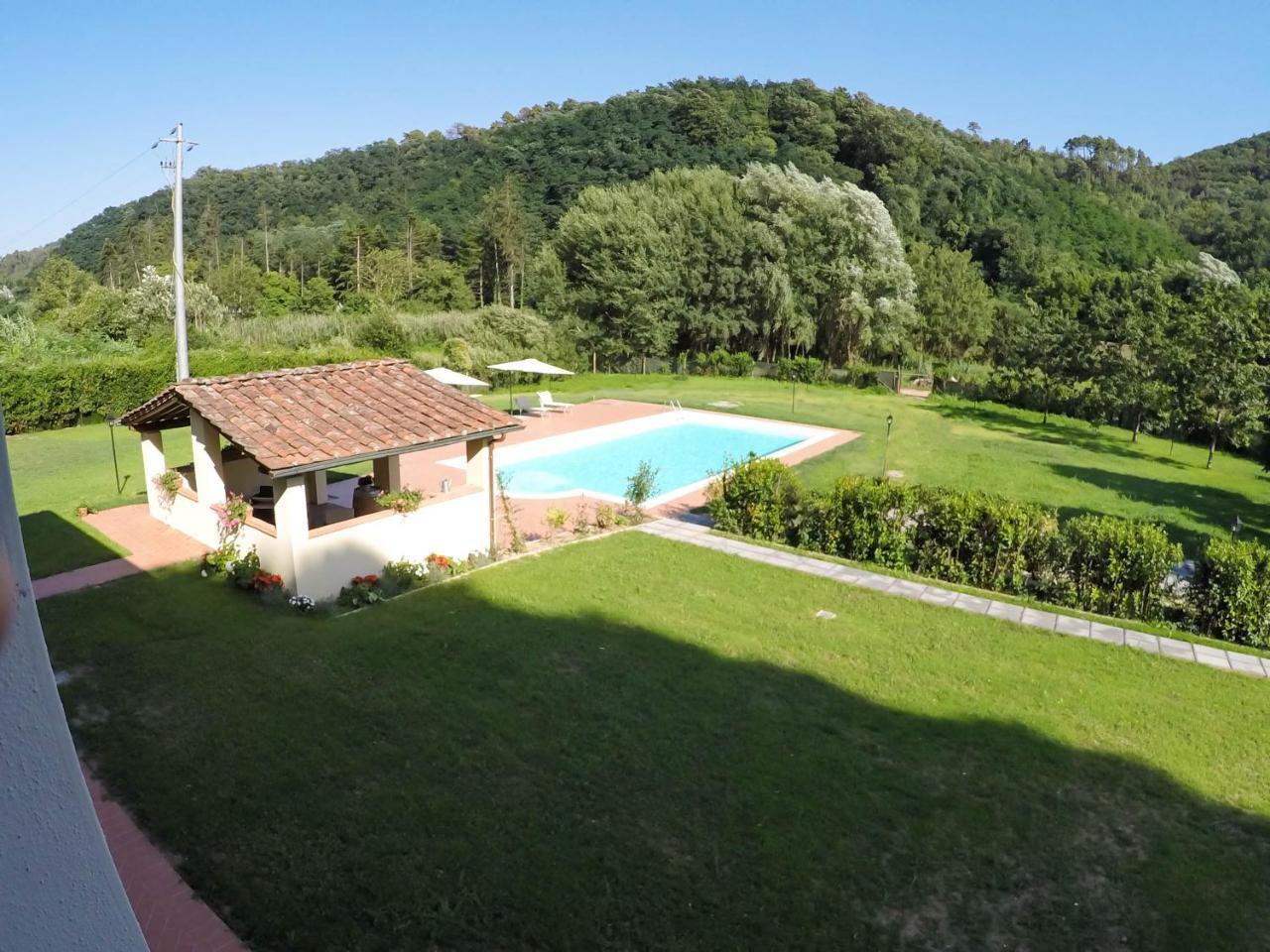 Casale La Fata: Tuscan Hillside Retreat with Independent Apartments Camaiore Exterior photo
