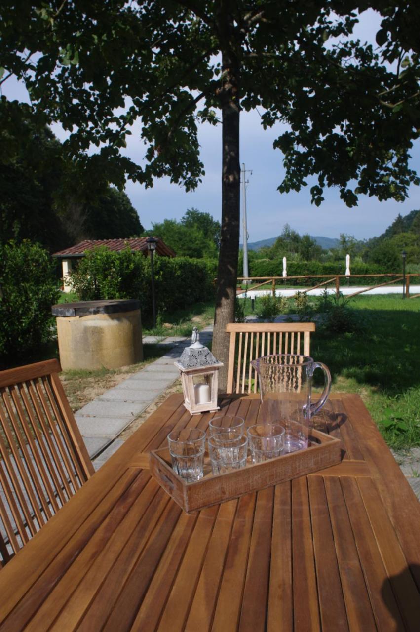 Casale La Fata: Tuscan Hillside Retreat with Independent Apartments Camaiore Exterior photo
